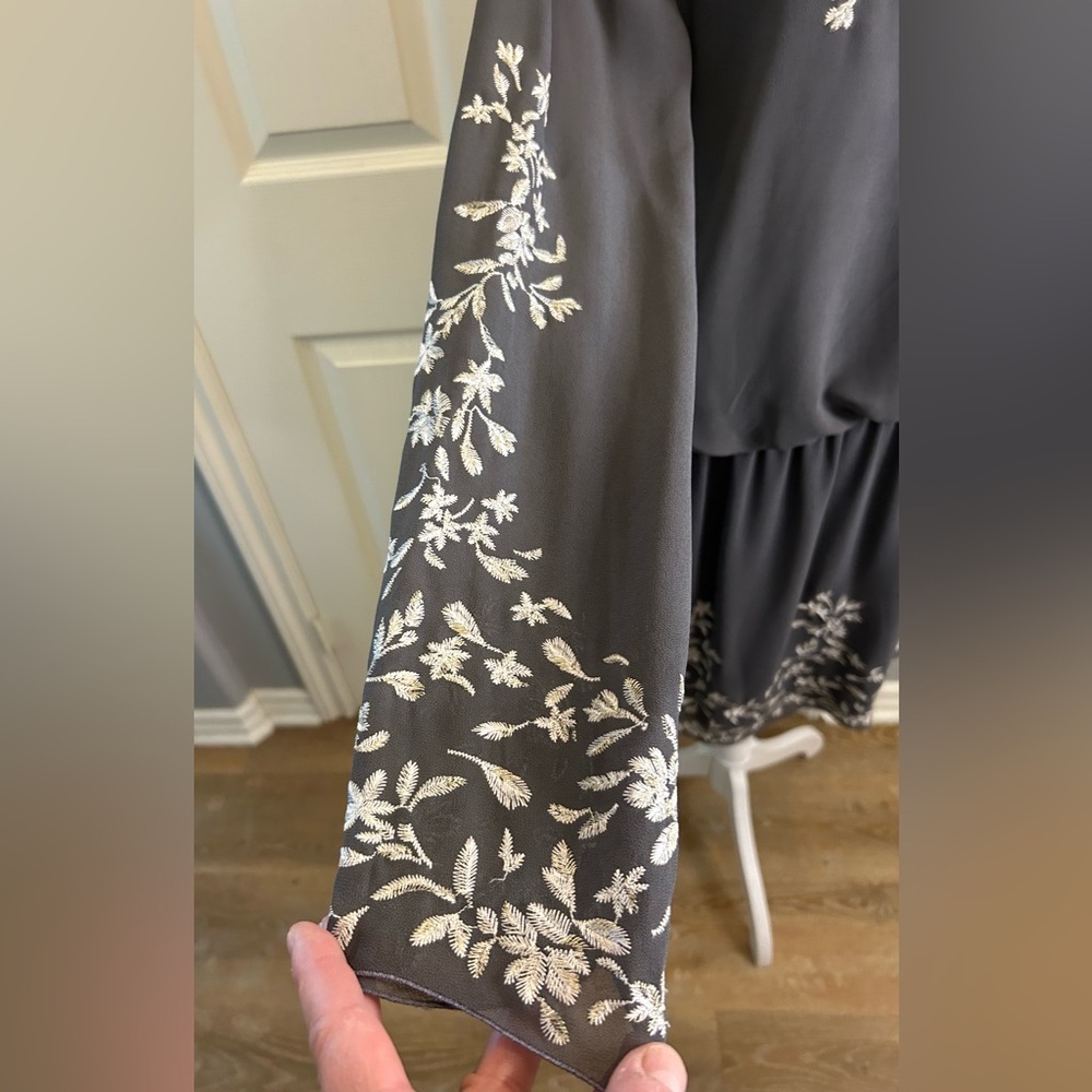🩶”WHBM” Bluish Gray Long Sleeve Dress w/ White and Gold Floral Embroidery Sz 12🩶 - Picture 5 of 16